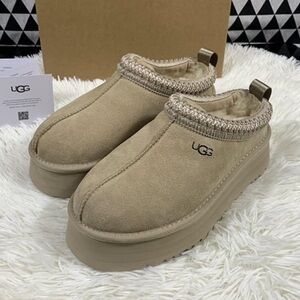 UGG Tasman Mustard Seed Platform Slipper Size 6